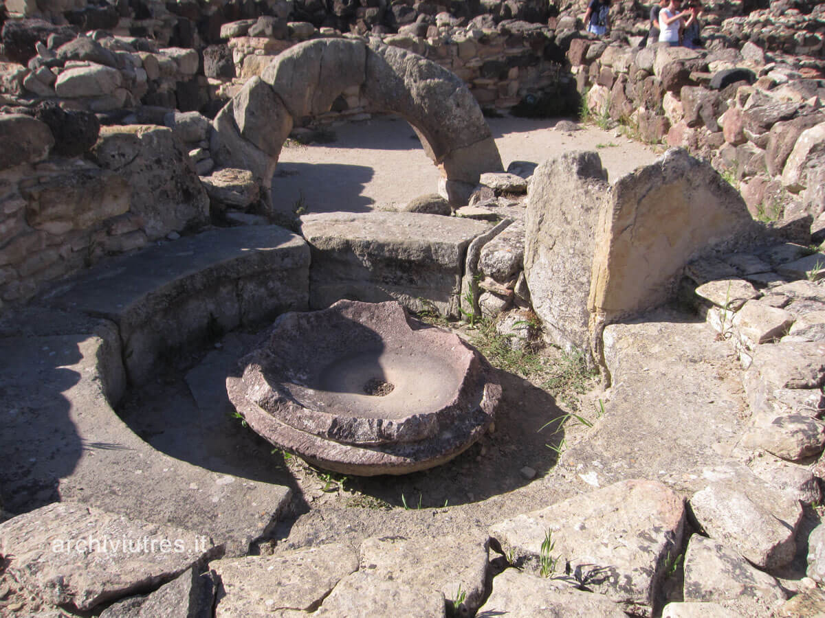 La Sardegna al centro del Mediterraneo: contatti, scambi e miti