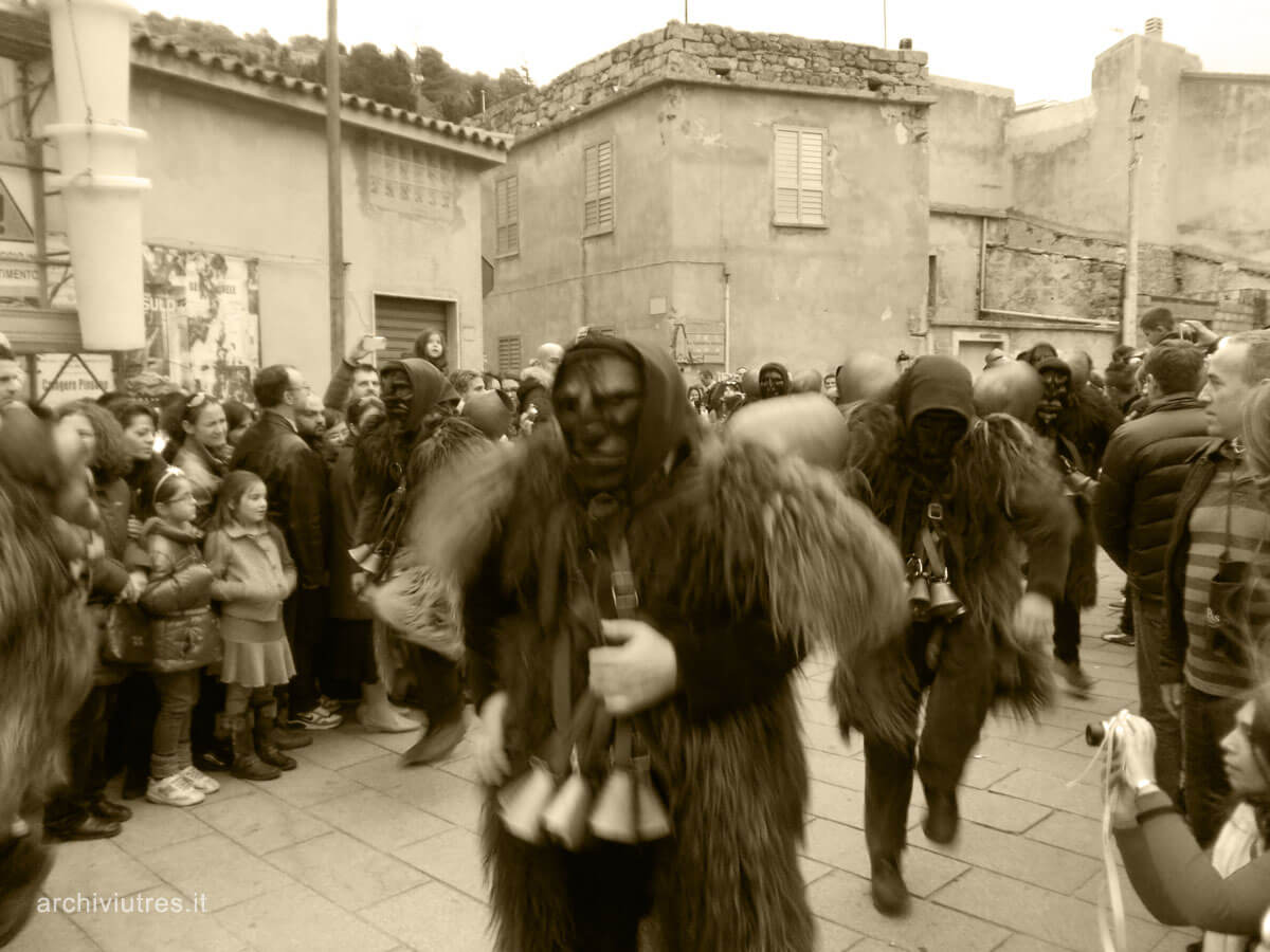 Il Carnevale in Sardegna: riti, maschere,  cosmologie arcaiche tra Mamoiada e Ottana